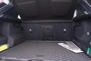 Volvo XC40 Volvo XC40 1.5 T2 Momentum | Schuifdak | Trekhaak | Camera | LED | stoel & stuurwielwarming | - afbeelding nr 37