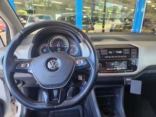 Volkswagen up! Volkswagen up! Up 1.0 TSI 90pk! HIGH Clima, Cruise, PDC, 15 inch lichtmetaal - afbeelding nr 3