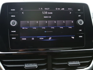 Volkswagen T-Roc Volkswagen T-Roc 1.5 TSI R-Line | Parkeersensoren | Stoelverwarming | Carplay | - afbeelding nr 31