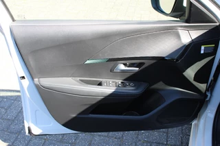 Peugeot 208 Peugeot 208 1.2 PureTech Allure Carplay/Pano 