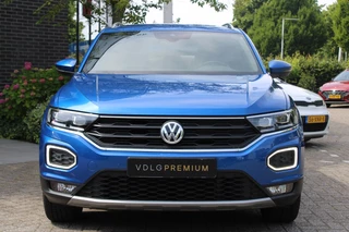 Volkswagen T-Roc Volkswagen T-Roc 1.5 TSI Sport 150PK! Virtual/Navi/17