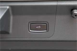 Porsche Panamera Porsche Panamera 2.9 4 E-Hybrid SportDesign, Sportuitlaat, Vierwielsturing, Pano, Bose, Luchtvering 2022 - afbeelding nr 35