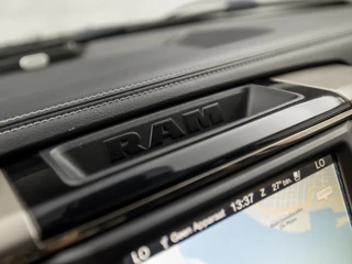 Dodge Ram 1500 Dodge Ram 1500 5.7 V8 Quad Cab 6'4 402Pk (SCHUIFDAK, NAVIGATIE, ALPINE AUDIO, STUUR/STOELVERWARMING, LEDER, CAMERA, TREKHAAK, GETINT GLAS, NIEUWE APK, NIEUWSTAAT) - afbeelding nr 29