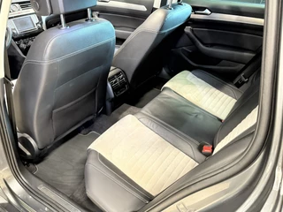 Volkswagen Passat Volkswagen Passat Variant 1.4 TSI ACT Highline Automaat | Panoramadak | Adaptive cruise | Stoelverwarming | PDC V+A | LED - afbeelding nr 23