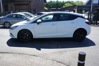 Opel Astra - afbeelding nr 2