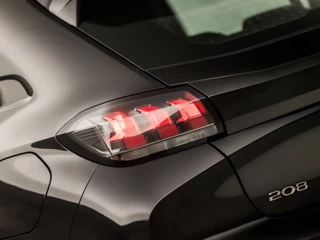 Peugeot 208 (APPLE CARPLAY, GROOT NAVI, LM VELGEN, PARKEERSENSOREN, SPORTSTOELEN, CRUISE, LANE ASSIST, ELEK PAKKET, NIEUWSTAAT) - afbeelding nr 26