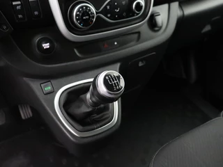 Renault Trafic Renault Trafic 2.0DCi 120PK Lang | Navigatie | Camera | Airco | Cruise | Trekhaak | Betimmering - afbeelding nr 17