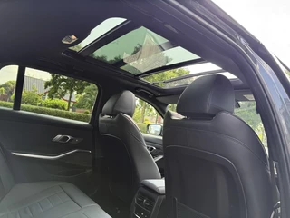BMW 3 Serie BMW 3 Serie Touring 330e xDrive M-Sport | Pilot assist | Pano | H&K | Laser | Leer | - afbeelding nr 24
