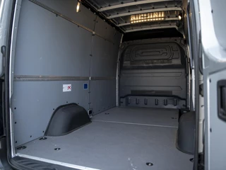 Mercedes-Benz Sprinter Mercedes-Benz Sprinter 316 2.2 CDI L2H2 7G-tronic | Distronic | LED | Gr.lichtass. | Standkachel | Lane Assist | Leer | Stoelverwarming | 17
