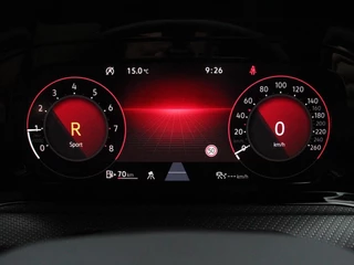 Volkswagen Golf Volkswagen Golf 1.5 eTSI 150pk DSG R-Line | Panorama dak | Navigatie | Apple Carplay/Android Auto | Climate Control | Camera | Dab | Extra Getint Glas | Adaptive Cruise Control | Virtual Cockpit | Lichtmetalen Velgen - afbeelding nr 18