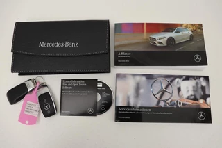Mercedes-Benz A-Klasse Mercedes-Benz A-klasse 250e AMG Night | Carplay | Stoelverwarming |  Camera | Leder/Alcantara | Full LED | Sfeerverlichting | Park Assist | Navigatie - afbeelding nr 25