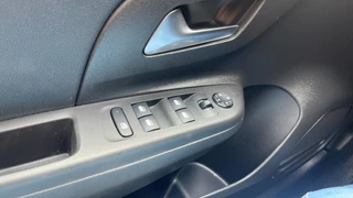 Opel Corsa Opel Corsa 1,2T GS-line Automaat Navigatie / 1/2 Leer - afbeelding nr 14
