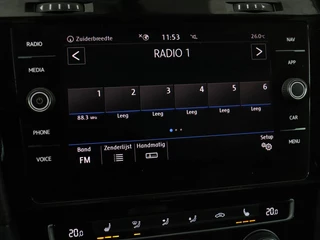Volkswagen Golf Volkswagen Golf 1.0 TSI Highline | Stoelverwarming | Trekhaak |  Massage | Carplay | Adaptive cruise | Active Info Display | Navigatie | Parkeerhulp | Climate control - afbeelding nr 21