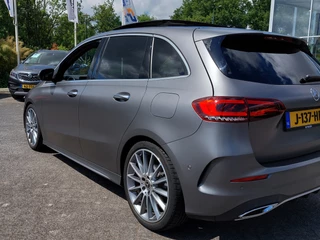 Mercedes-Benz B-Klasse Mercedes-Benz B-Klasse 180 136pk Automaat Launch Edition Premium Plus AMG-Line | Navi | Clima | Cruise | Led Matrix | Keyless Entry | Panorama Schuifdak | Pdc V+A+Assist+Camera | Privacy Glass | 19''lm - afbeelding nr 42