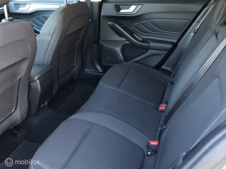 Ford Focus Ford Focus Wagon 125 PK H6 Titanium Navigatie DonkerGlas Trekhaak Chroom Clima Pdc V+A - afbeelding nr 15