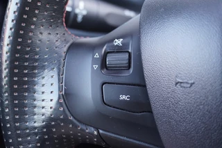 Peugeot 208 Peugeot 208 1.2 PureTech GT-line / 1e eig. / Pano / Trekhaak / Navi / Clima / Carplay / DAB+ - afbeelding nr 18