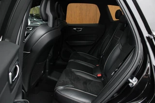 Volvo XC60 Volvo XC60 2.0 T8 Twin Engine AWD R-Design | Pano | Trekhaak - afbeelding nr 18