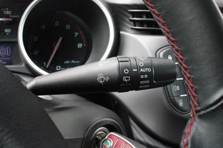 Alfa Romeo Giulietta Alfa Romeo Giulietta 1.4 120PK TURBO SPRINT | LEDEREN BEKLEDING | AFNEEMBARE TREHAAK | ALL SEASON BANDEN | NAVIGATIE | CLIMATE CONTROL | CRUISE CONTROL | CARBON INTERIEUR AFWERKING | 18