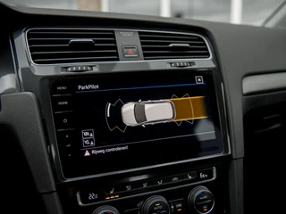 Volkswagen e-Golf Volkswagen e-Golf 136pk | Navi Discover Pro | Warmtepomp | LED koplampen | Apple Carplay & Android Auto | Stoelverwarming - afbeelding nr 16