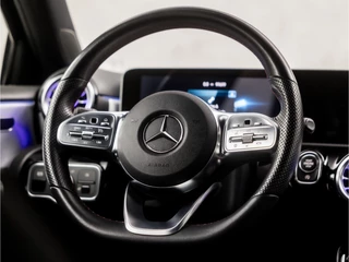Mercedes-Benz A-Klasse Automaat (APPLE CARPLAY, GROOT NAVI, SFEERVERLICHTING, CAMERA, LEDER/ALCANTARA, SPORTSTOELEN, STOELVERWARMING, GETINT GLAS, WIDESCREEN, NIEUWE APK, NIEUWSTAAT) - afbeelding nr 17
