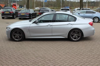 BMW 3 Serie BMW 3 Serie 330e Centennial Exe. M Sport / Schuifdak / Alcantara / 18'' / Navigatie / Parkeerhulp achter / Cruise Control - afbeelding nr 5