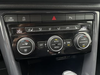 Volkswagen T-Roc Volkswagen T-Roc 1.5 TSI Sport | LED | Trekhaak | Carplay | Camera | PDC - afbeelding nr 42