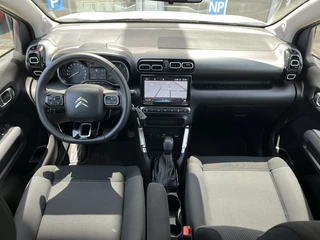 Citroën C3 Aircross Citroën C3 Aircross 1.2 PT Shine Automaat | Navigatie | All season banden | Parkeers - afbeelding nr 2