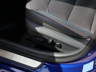 Hyundai IONIQ Hyundai IONIQ 1.6 GDi Premium Sky I Schuifdak I Infinity I Leder - afbeelding nr 20