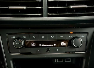 Volkswagen Polo Volkswagen Polo 1.0 TSI R-LINE VIRTUAL|CLIMA|CARPLAY|LED|XENON - afbeelding nr 27