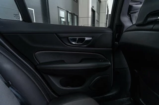 Volvo V60 Volvo V60 2.0 T6 340PK AWD R-Design Head Up|360|Pano|Bomvol! - afbeelding nr 45