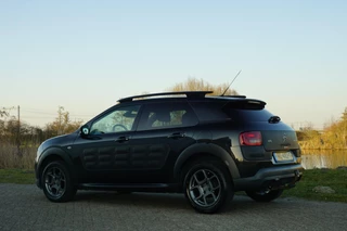 Citroën C4 Cactus Citroen C4 Cactus 1.2 82PK Shine | Noir Obsedien | Camera/PDC/NAV/Trekhaak - Keurig! - afbeelding nr 9