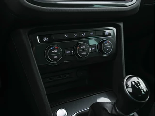 Volkswagen Tiguan *ADAPTIVE-CRUISE | NAVI-FULLMAP | KEYLESS | CAMERA | BLINDSPOT | COMFORT-SEATS | ECC | PDC | 17''ALU* - afbeelding nr 13