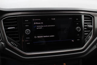 Volkswagen T-Roc Volkswagen T-Roc 1.5 TSI Sport / Trekhaak / Virtual Cockpit / Navigatie / Parkeerhulp V+A / Spiegelpakket / 17'' / Apple CarPlay / ACC - afbeelding nr 24