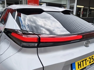 Toyota C-HR Toyota C-HR 1.8 Hybrid 140 Dynamic | Sensoren v/a | Keyless Entry | Stoelver - afbeelding nr 32