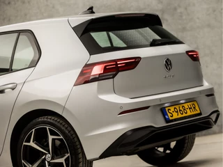 Volkswagen Golf (APPLE CARPLAY, VIRTUAL COCKPIT, GROOT NAVI, KEYLESS, SFEERVERLICHTING, SPORTSTOELEN, STOELVERWARMING, LED KOPLAMPEN, LANE ASSIST, NIEUWSTAAT) - afbeelding nr 15