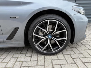 BMW 5 Serie BMW 5-serie 530e Bns Ed. Plus M-Sport Laser Pano 360 Camera Schuifdak - afbeelding nr 46