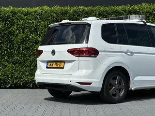 Volkswagen Touran Volkswagen Touran 2.0 TDI SCR EURO 6, HONDENAUTO, FACELIFT, NAVI, CRUISE, ECC-AIRCO, PARKEERSENSOREN, LICHTMETAAL 16