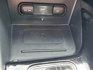 Kia Niro Kia Niro 1.6 GDi PHEV DynamicLine  / Plug-inn Hybride / volledig elektrisch rijden 65 km hierna Hybride aandrijving , Navi / Camera achter / Parkeerhulp rondom / Stoel & stuur verwarming /  fab garantie 7 jaar / 150.000km - afbeelding nr 32