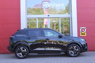 Peugeot 2008 Peugeot 2008 1.2 Hybrid 136PK AUTOMAAT ALLURE | NIEUWE AUTO! | KEYLESS ENTRY/START | PARKEERSENSOREN VOOR + ACHTER | 17