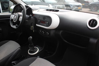 Renault Twingo Renault Twingo 1.0 SCe Authentique / Trekhaak / Radio / Airco / Stuurbekrachtiging / Nette auto! - afbeelding nr 13