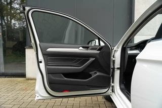 Volkswagen Passat Volkswagen Passat Variant 1.4 TSI PHEV GTE Business Trekhaak - afbeelding nr 19