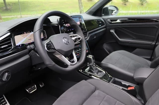 Volkswagen T-Roc Volkswagen T-Roc 1.5 TSI 110kW DSG-7 R-Line Black Style Panorama/IQ.Light/Virtual Cockpit Pro/App-Connect/18