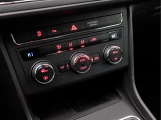 SEAT Leon 150Pk Automaat (APPLE CARPLAY, NAVIGATIE, CAMERA, CLIMATE, KEYLESS, SPORTSTOELEN, GETINT GLAS, PARKEERSENSOREN, CRUISE, LM VELGEN, NIEUWSTAAT) - afbeelding nr 9