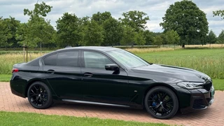BMW 5 Serie BMW 5 Serie 545e 394Pk X Drive M-Sport Plug in Hybrid HUD Laser Luchtvering Soft close - afbeelding nr 9