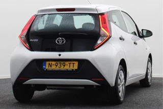 Toyota Aygo Toyota Aygo 1.0 VVT-i x-fun 5-Deurs, Airco, Cruise, Bluetooth, Elektrische Ramen, DAB, Xenon - afbeelding nr 17
