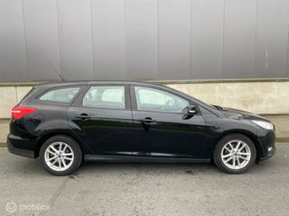 Ford Focus Ford Focus Wagon 1.0 Titanium * NWE DISTRIBUTIE + GARANTIE * - afbeelding nr 4