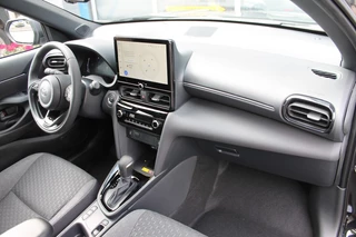 Toyota Yaris Cross Toyota Yaris Cross 1.5 HYBRID 115 FIRST Teamplayer / Winterpack - afbeelding nr 22