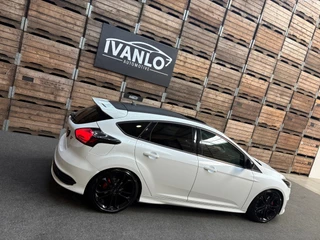 Ford Focus Ford FOCUS 2.0 ST schuifdak xenon navi camera clima uitlaatklep 19
