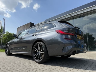 BMW 3 Serie BMW 3 Serie Touring 330e xDrive M-Sport | Pilot assist | Pano | H&K | Laser | Leer | - afbeelding nr 13