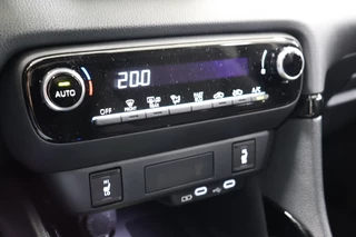 Toyota Yaris Toyota Yaris 1.5 Hybride 115 First Edition | PDC V+A - afbeelding nr 24
